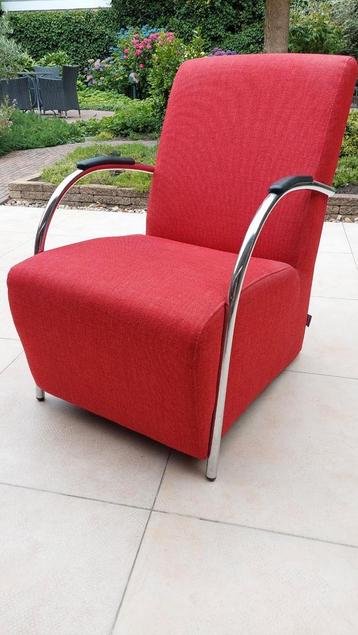 Rode bijzet fauteuil beschikbaar voor biedingen