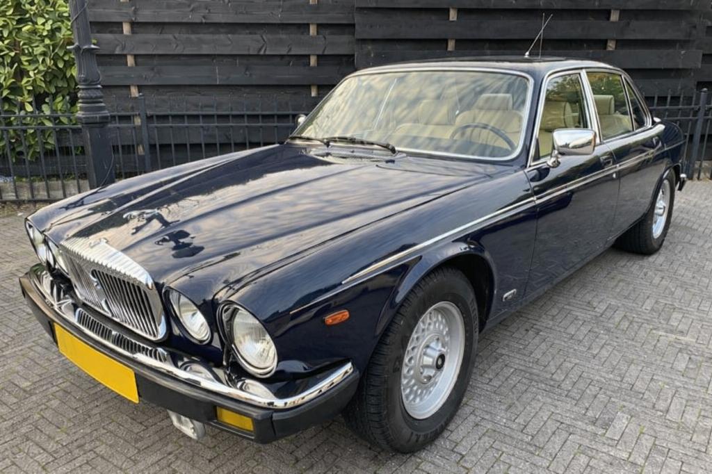 Daimler Double Six V12 Uniek, 125.000 km, Auto's, Automaat, Beige, 12 cilinders, Blauw