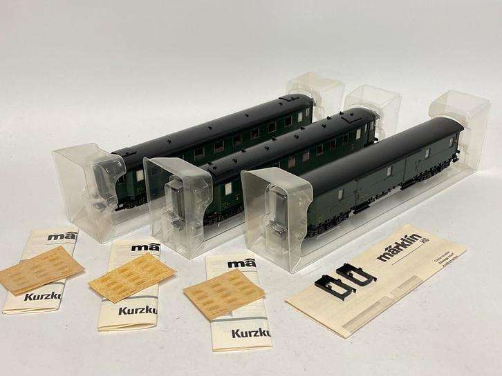 ** NIEUW ** Märklin 4244 4245 4246 3 Pers.rijtuigen SNCF **, Hobby en Vrije tijd, Modeltreinen | H0, Nieuw, Wagon, Wisselstroom