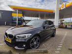 BMW 1-Serie Sportshatch 118i 136pk Aut 2019 Zwart, Auto's, BMW, Origineel Nederlands, Te koop, 5 stoelen, Benzine