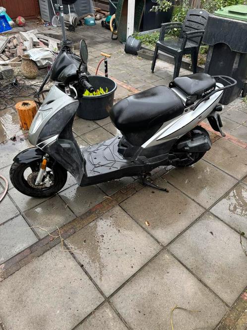 Kumco agility 50, Fietsen en Brommers, Scooters | Kymco, Gebruikt, Agility, Maximaal 25 km/u, Benzine, Ophalen