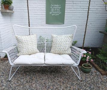 Ikea's Högsten Loungebank, (Tuinbankje) beschikbaar voor biedingen
