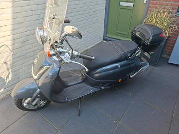 Agm snorscooter blauw kenteken beschikbaar voor biedingen