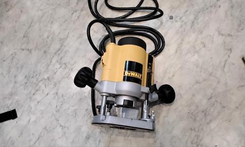 DeWalt bovenfrees plus extra freesjes, Doe-het-zelf en Verbouw, Gereedschap | Freesmachines, Zo goed als nieuw, Bovenfrees, Ophalen