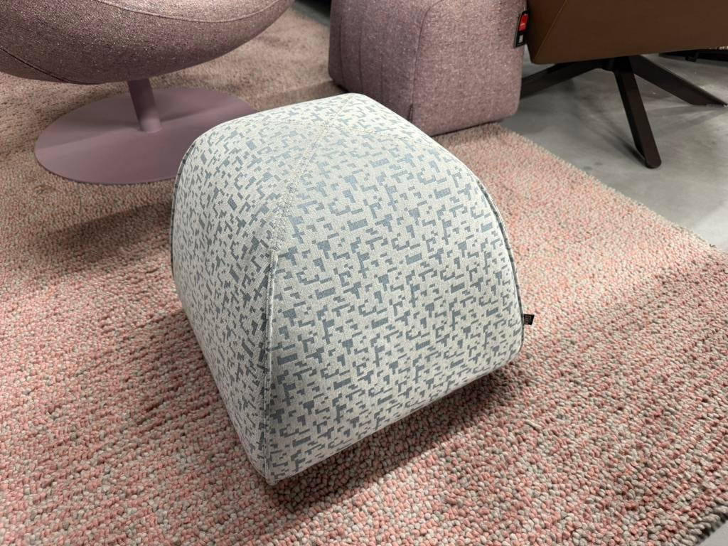 Nieuw Design on Stock Bimbom 38 Kruk poef stof Bim Bom, Huis en Inrichting, Minder dan 50 cm, Leolux Harvink Jori Rolf Benz Gelderland Eyye Montis