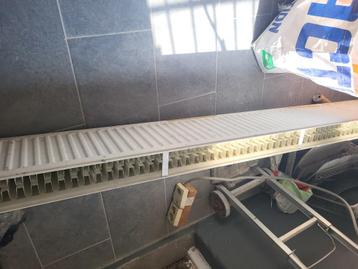 Radiator 3m lang, 30cm hoog beschikbaar voor biedingen