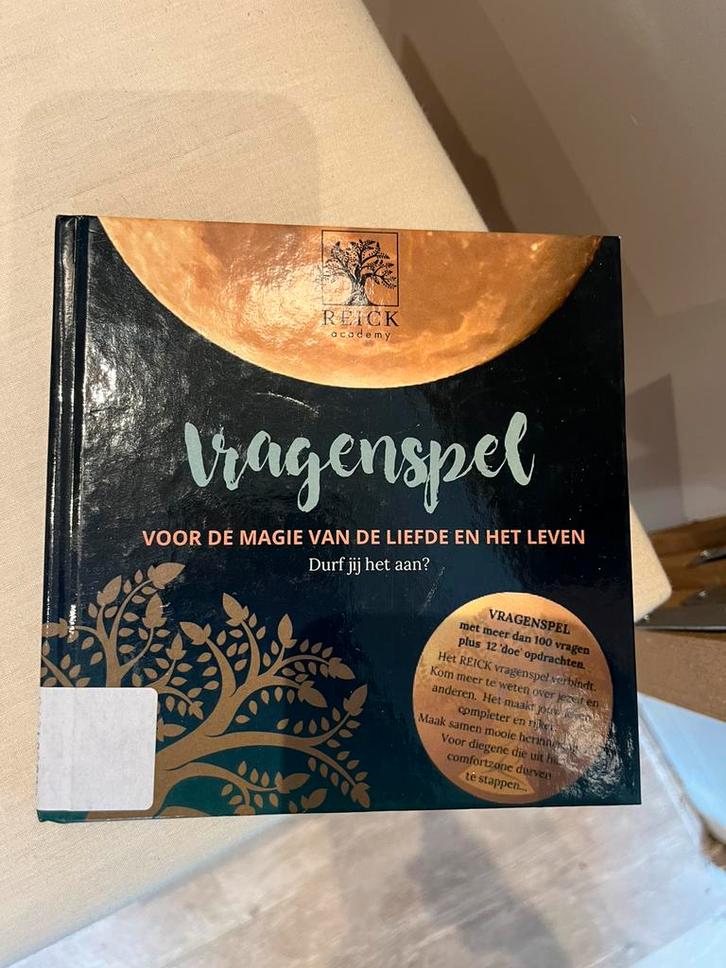 Reick Academy BV - Vragenspel magie van de liefde en leven, Boeken, Hobby en Vrije tijd, Zo goed als nieuw, Ophalen of Verzenden