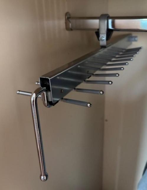 Kledingkast - stropdas hanger - uittrekbaar - metaal - zgan, Huis en Inrichting, Kasten | Kledingkasten, Zo goed als nieuw, Metaal