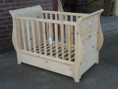Grenen baby bedje met style, Kinderen en Baby's, Kinderkamer | Bedden, Nieuw, Minder dan 140 cm, Minder dan 70 cm, Lattenbodem