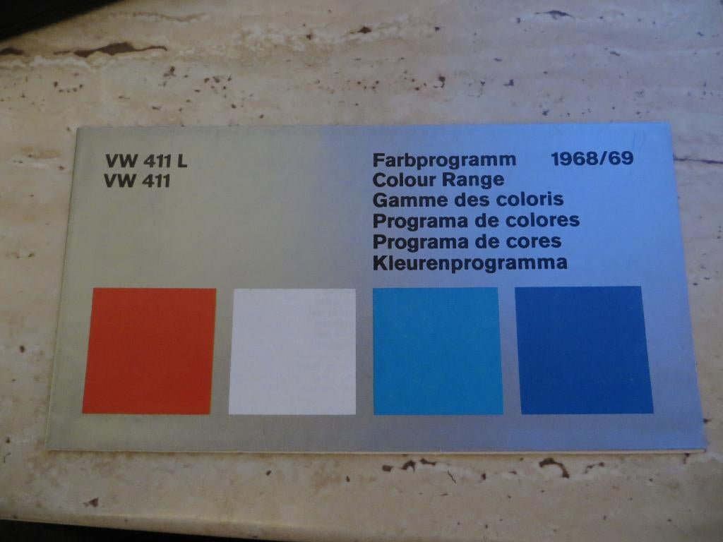 Folder Volkswagen 411 , VW 411 L kleuren en bekledingen 1968, Boeken, Auto's | Folders en Tijdschriften, Volkswagen, Ophalen of Verzenden