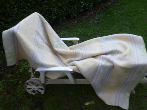 heerlijke zachte donzige wollen Aabe deken 225x145 cm 1 pers, Huis en Inrichting, Woonaccessoires | Plaids en Woondekens, Gebruikt
