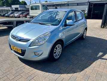Hyundai i20 1.4i Dynamic - Zeer Nette Auto beschikbaar voor biedingen