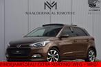 Hyundai I20 1.4 Automaat Premium Panodak, Parkeersensoren, S, Auto's, Gebruikt, 1398 cc, 4 cilinders, Bruin