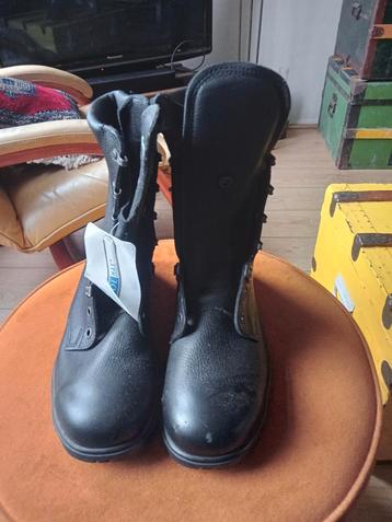 Nieuwe Army Boots - Maat Onbekend beschikbaar voor biedingen