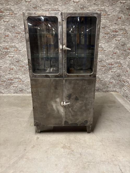 Retro vintage dokterskast/apothekerskast nr969, Huis en Inrichting, Kasten | Vitrinekasten, Nieuw, 150 tot 200 cm, 50 tot 100 cm