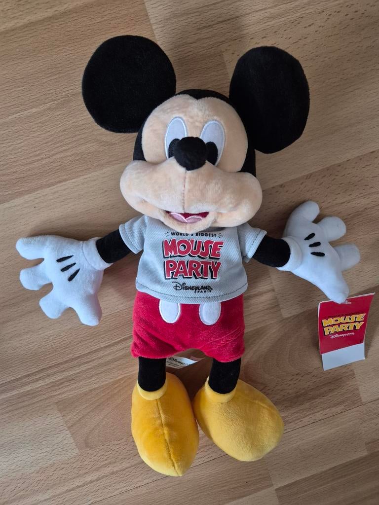 Nieuw mickey mouse knuffel van disneyland Parijs 35cm, Ophalen of Verzenden, Mickey Mouse, Nieuw, Knuffel