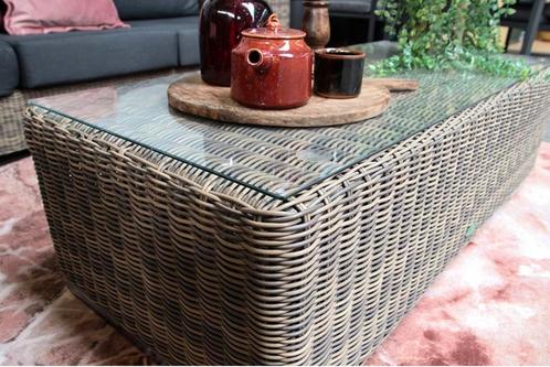Queen Wicker Koffie/lounge tafel met glasplaat nieuw in doos, Tuin en Terras, Tuinbanken, Nieuw, Wicker, Ophalen