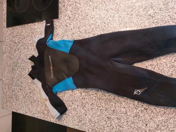 Surfpak kind maat  146 Magic marine beschikbaar voor biedingen