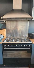 Smeg gasfornuis 6 pits met afzuigkap compleet dus, Witgoed en Apparatuur, Fornuizen, Ophalen, Gebruikt, 60 cm of meer, Energieklasse A of zuiniger