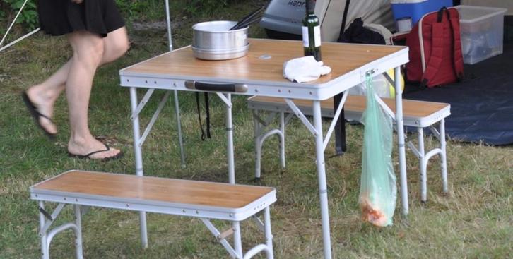 Camping tafel en stoelen set, Caravans en Kamperen, Kampeermeubelen, Zo goed als nieuw, Campingtafel, Ophalen
