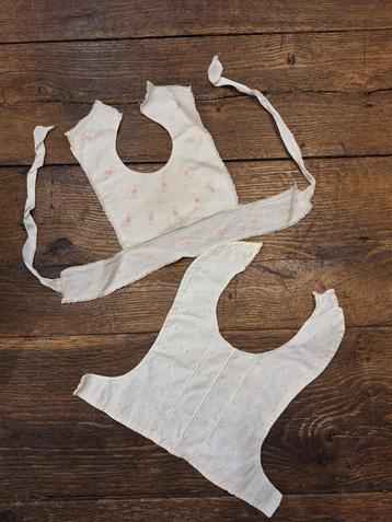 2 oude witte babybavetten, jaren 20 beschikbaar voor biedingen