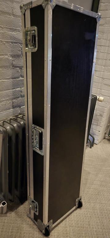 Flightcase voor lichtbalken. Stevig en met wielen. beschikbaar voor biedingen