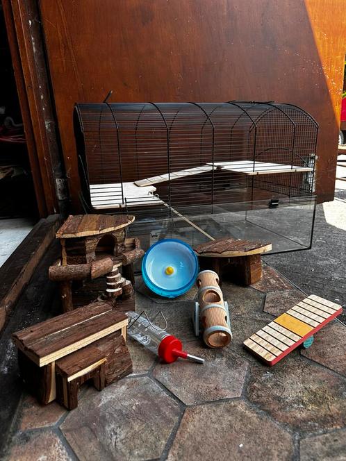 Grote hamsterkooi met toebehoren 70x47x40 cm, Dieren en Toebehoren, Knaagdieren en Konijnen | Hokken en Kooien, Zo goed als nieuw