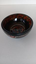Houten schaaltje beschilderd met bloemmotief en ingelegd, Schaal, Rond, Ophalen of Verzenden, Zo goed als nieuw
