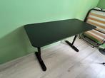 Bekant Bureau 140x60 cm zwartbruin zwart onderstel, Huis en Inrichting, Bureaus, Ophalen, In hoogte verstelbaar, Gebruikt, Bureau