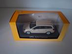 Opel astra caravan minichamps, Hobby en Vrije tijd, Modelauto's | 1:43, Ophalen of Verzenden, Zo goed als nieuw, Auto, MiniChamps