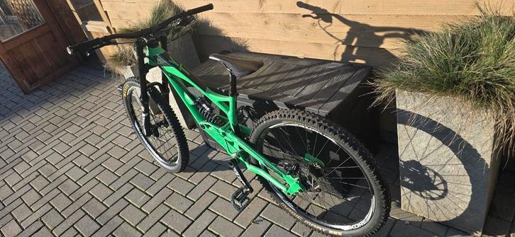 YT TUES downhill mountainbike M te koop, Fietsen en Brommers, Fietsen | Mountainbikes en ATB, Gebruikt, Overige merken, Ophalen