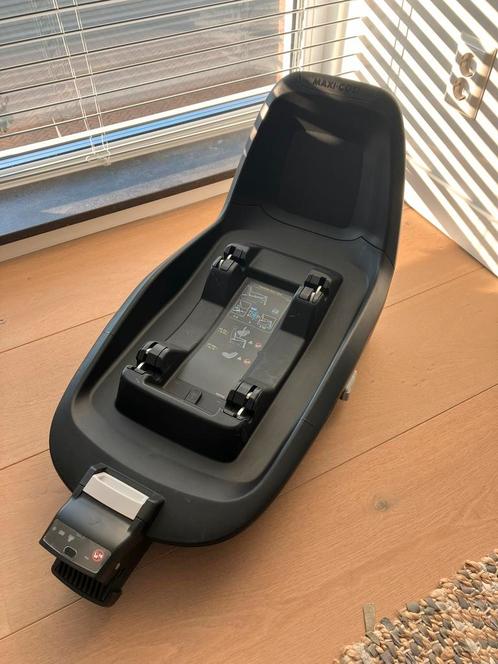 Te koop: Maxi-Cosi FamilyFix One i-Size, Kinderen en Baby's, Autostoeltjes, Zo goed als nieuw, Maxi-Cosi, Isofix, Ophalen of Verzenden