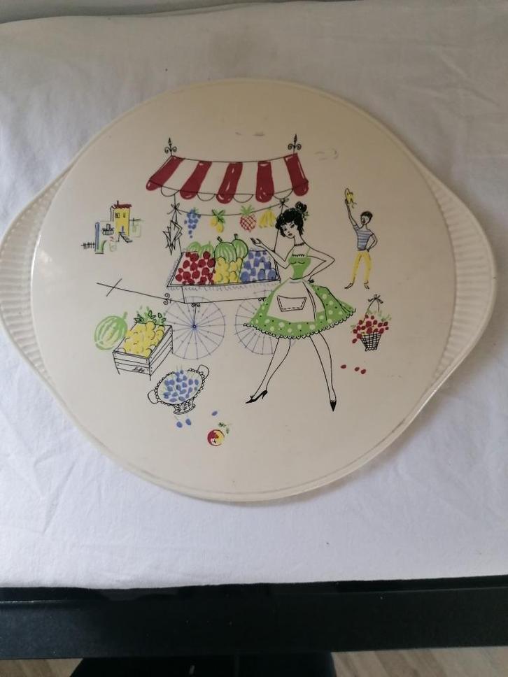 vintage keramieke serveerschaal met fifties afbeelding izgst, Antiek en Kunst, Antiek | Servies los, Verzenden