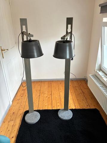 Staande vloerlampen (set van 2) beschikbaar voor biedingen