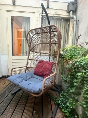 Hangstoel rattan-look van Made beschikbaar voor biedingen