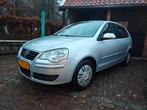 Volkswagen Polo 1.4 55KW 2006 Grijs, Auto's, Volkswagen, Voorwielaandrijving, 74 pk, Origineel Nederlands, Overige kleuren