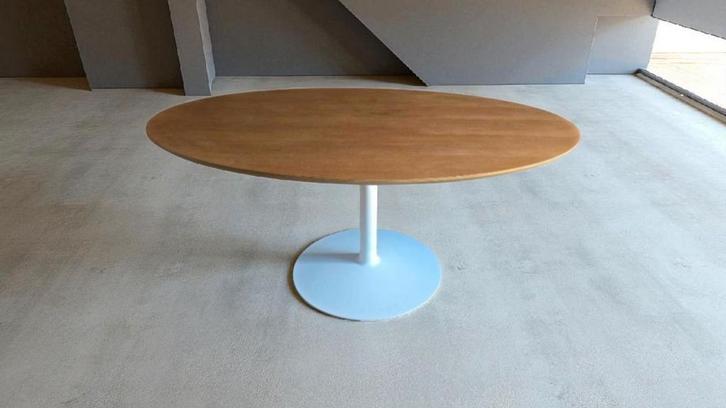 Artifort Eclips Tulip tafel ovaal 160cm, Huis en Inrichting, Tafels | Eettafels, Zo goed als nieuw, 100 tot 150 cm, 150 tot 200 cm