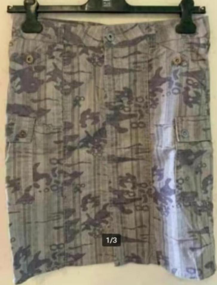 Grijze rok camouflage, legerprint; Amisu; maat 38, Kleding | Dames, Rokken, Zo goed als nieuw, Maat 38/40 (M), Grijs, Knielengte