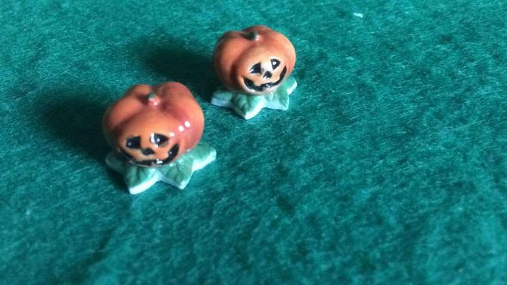 Halloween pompoen boontje mini beeldje, Hobby en Vrije tijd, Feestartikelen, Nieuw, Versiering, Halloween of Griezel, Ophalen of Verzenden