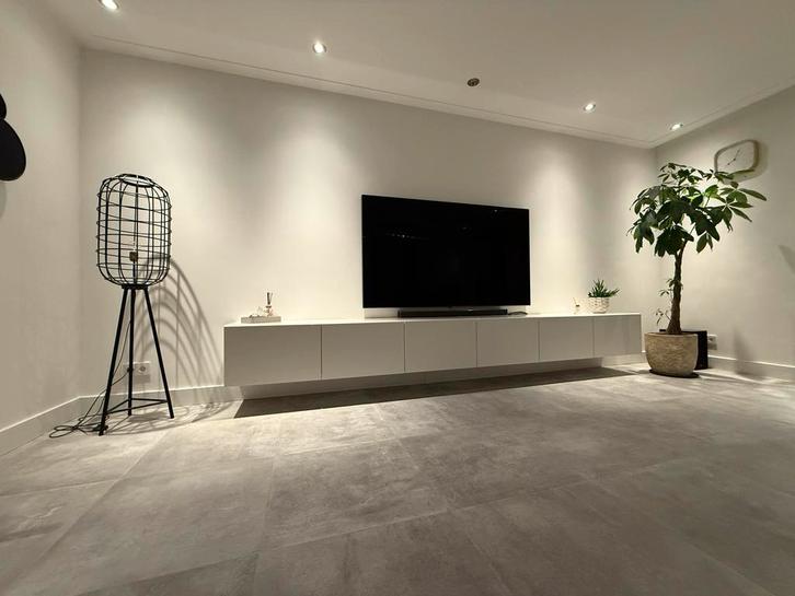 Ikea Besta TV Meubel - Stijlvol en praktisch, Huis en Inrichting, Kasten | Televisiemeubels, Gebruikt, Minder dan 100 cm, 200 cm of meer