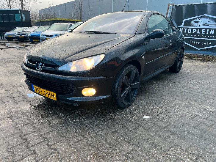 Peugeot 206 1.6 16V CC 2003 Zwart, Auto's, Peugeot, Bedrijf, ABS, Airbags, Airconditioning, Boordcomputer, Centrale vergrendeling