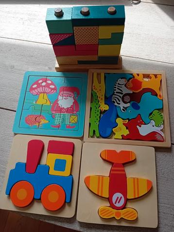 Houten puzzels beschikbaar voor biedingen
