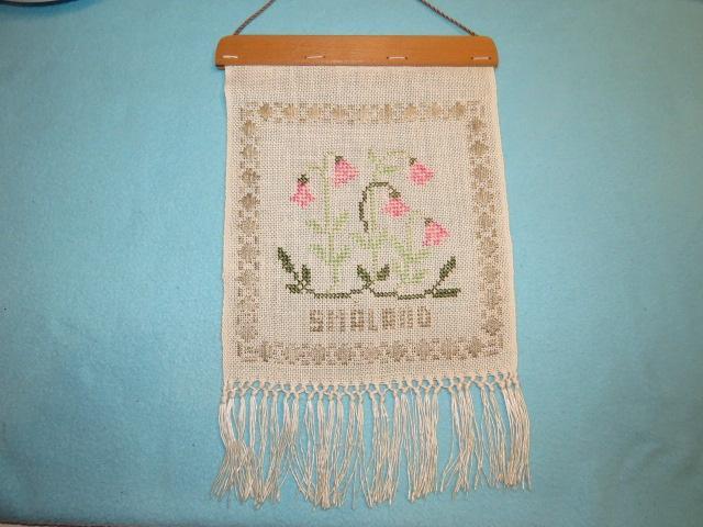 Vintage wandhanger borduurwerk op linnen Småland Zweden, Antiek en Kunst, Curiosa en Brocante, Ophalen of Verzenden