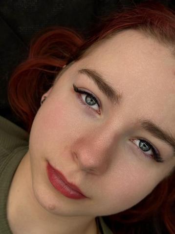Lash extensions beschikbaar voor biedingen