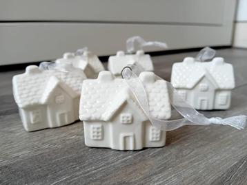 Riviera Maison Decoration 3D Logo. 1 piece €4, 5 pieces €18 beschikbaar voor biedingen