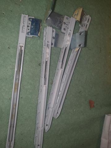 gratis : 2 IKEA pax schuifdeuren (234 cm hoog/100 cm breed) - afbeelding 9