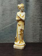 beeldje van een naakt meisje, Ophalen of Verzenden, Zo goed als nieuw, Beeld(je)