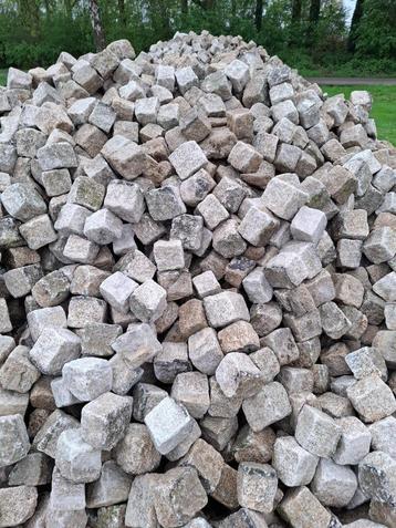 te koop portugeese graniet keitjes, kinderkopjes, 160 m2 beschikbaar voor biedingen