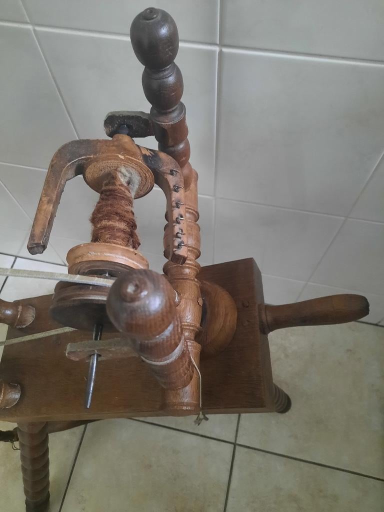 Antiek spinnewiel met toebehoren, Ophalen of Verzenden, Gebruikt, Spinnewiel