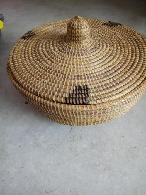 rieten mand rond, Huis en Inrichting, Woonaccessoires | Schalen en Manden, Zo goed als nieuw, Mand, Rond, Riet, Ophalen of Verzenden